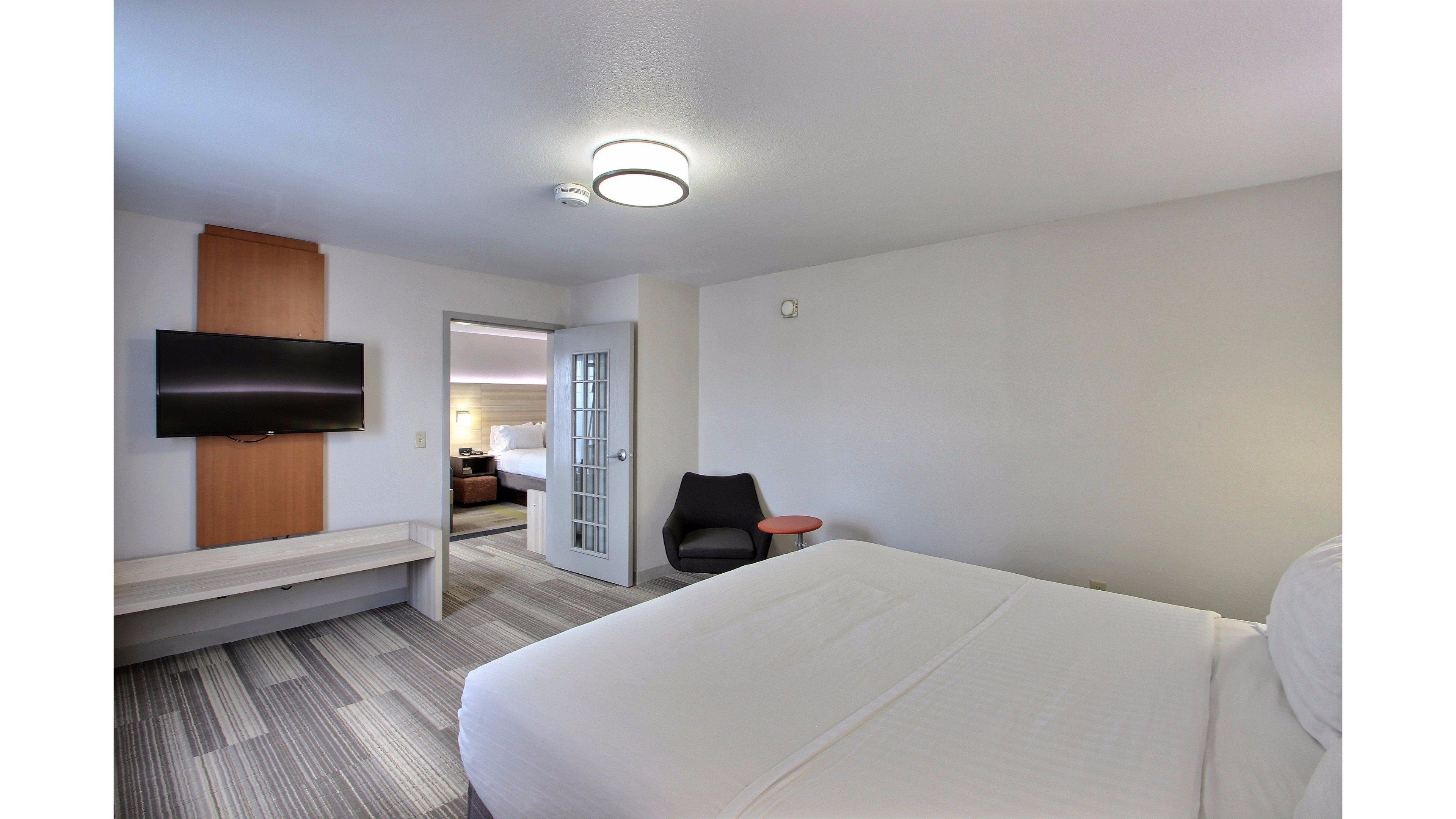 Holiday Inn Express Hotel & Suites Milwaukee Airport By Ihg מראה חיצוני תמונה