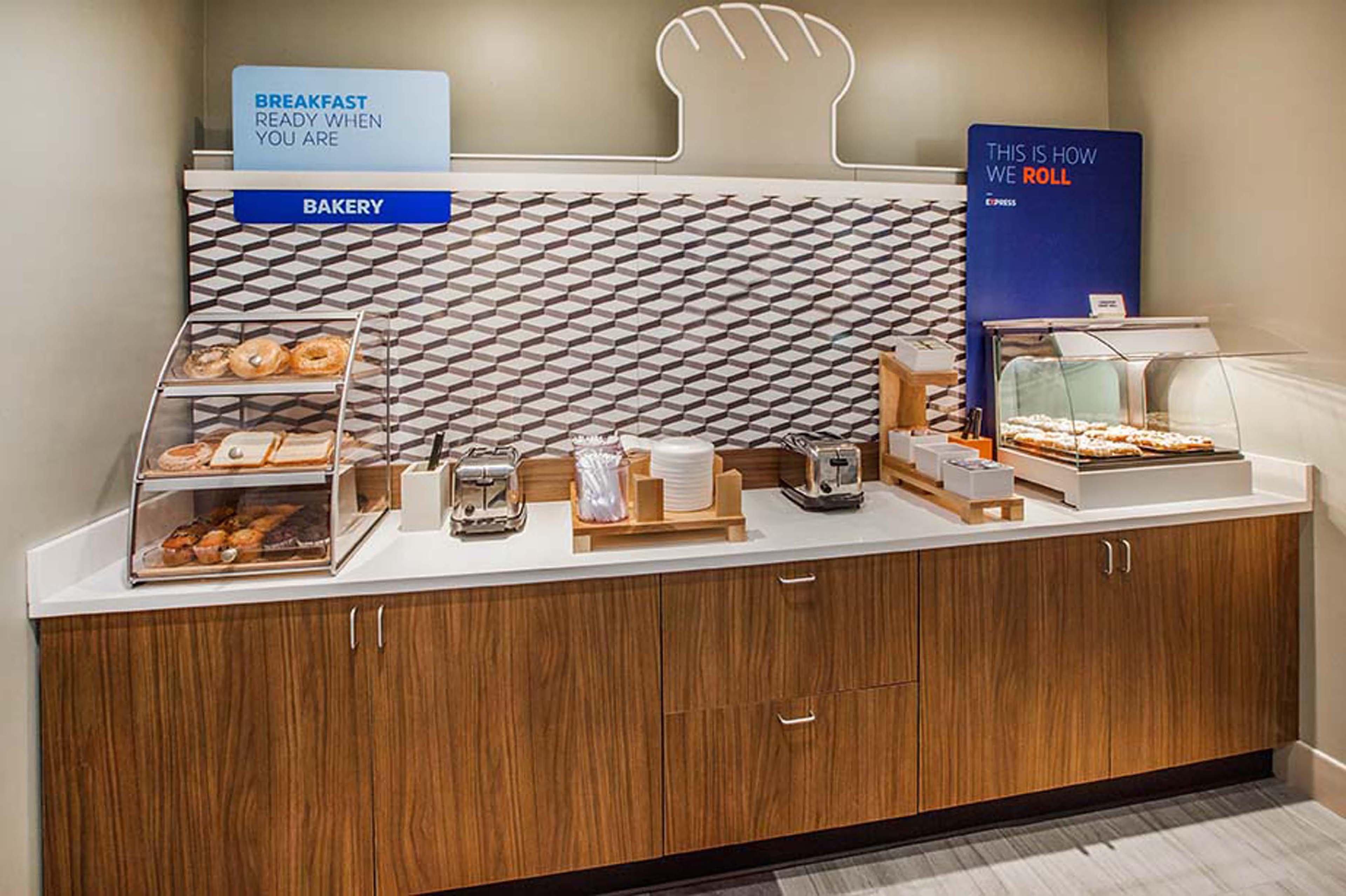 Holiday Inn Express Hotel & Suites Milwaukee Airport By Ihg מראה חיצוני תמונה