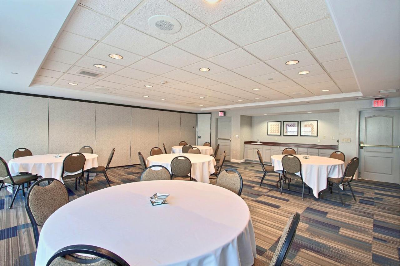 Holiday Inn Express Hotel & Suites Milwaukee Airport By Ihg מראה חיצוני תמונה